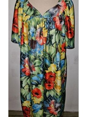 Pure Luxury Floral Tropical Print Women's Nightgown Size 1X - Multi  Color Polye